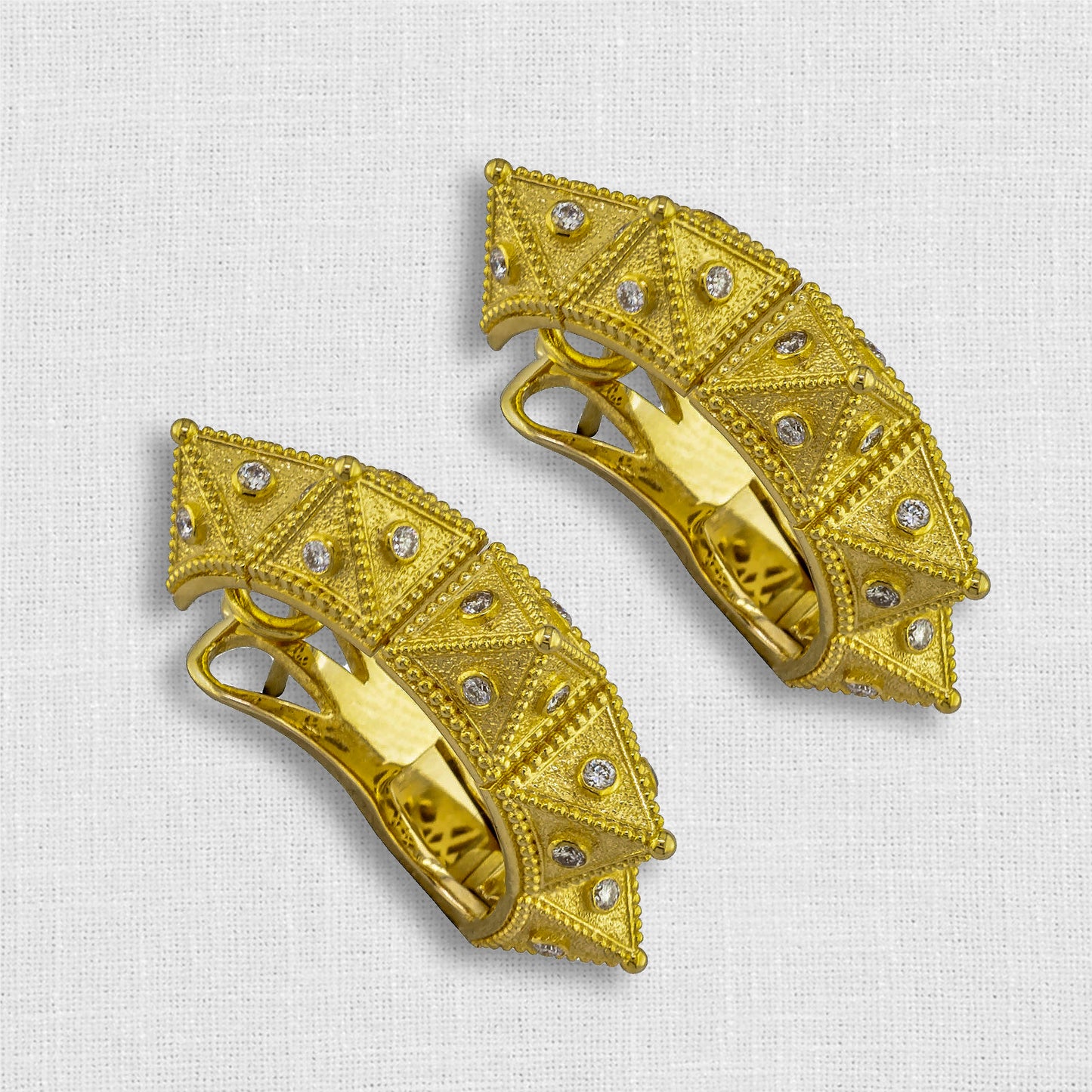 Queen Collection Golden Clip Earnings