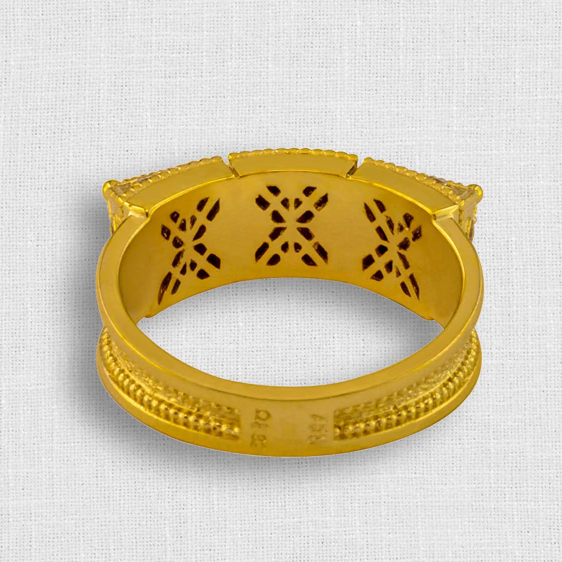 Queen Collection Ring